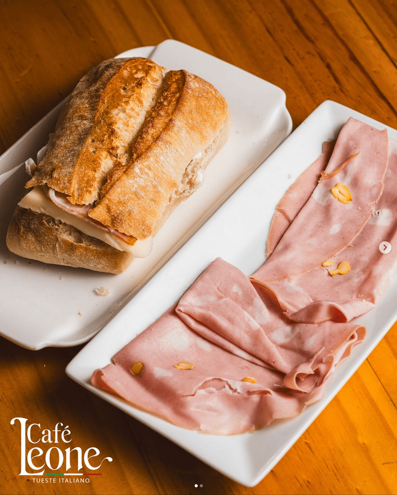 Sándwich de mortadela